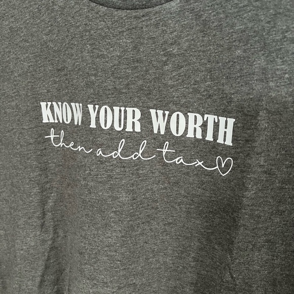 Know your worth tshirt - Picture 2 of 2